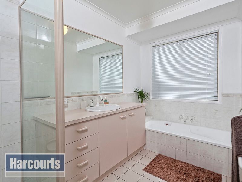 4 Forestwood Place, Arana Hills QLD 4054