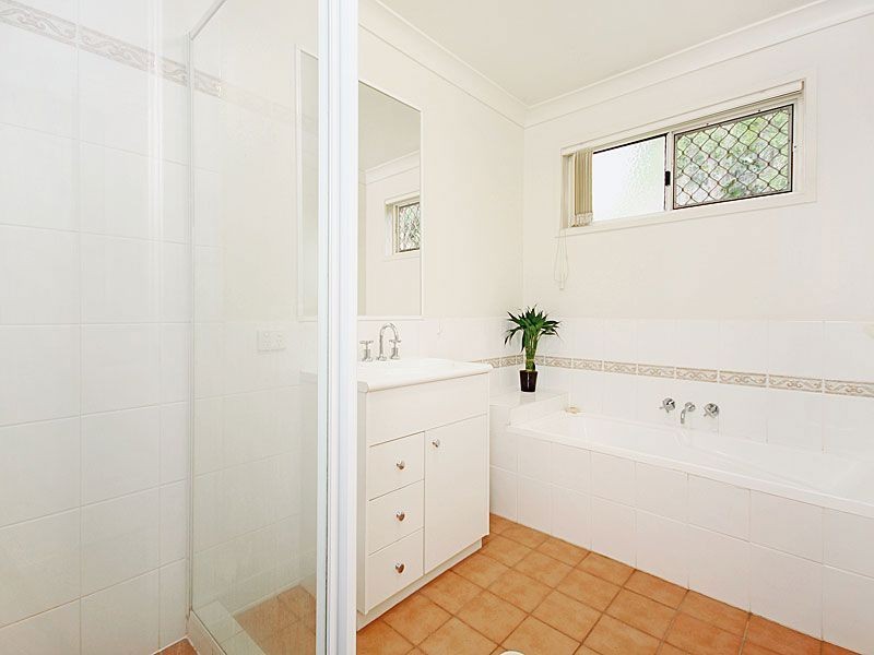 32 Doyle Place, The Gap QLD 4061