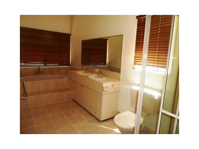 27 Elgata Street, The Gap QLD 4061