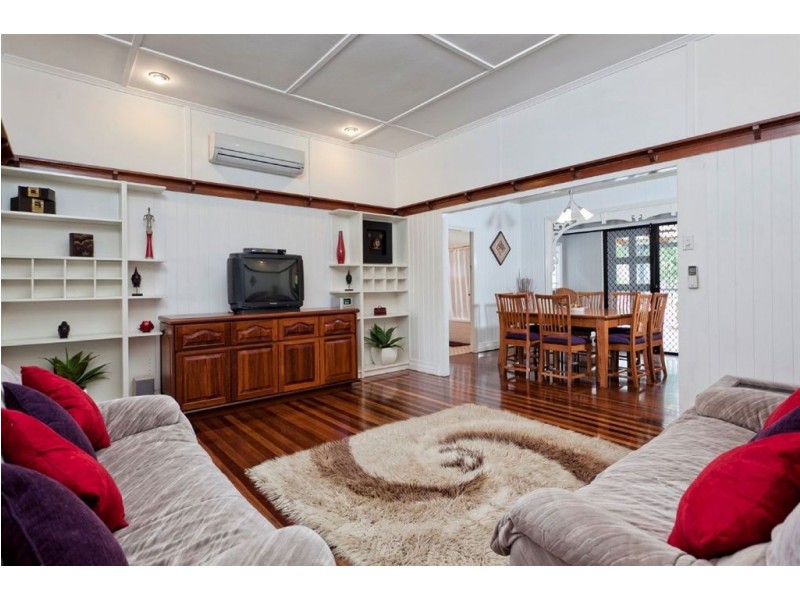 23 Hamilton Rd, Wavell Heights QLD 4012