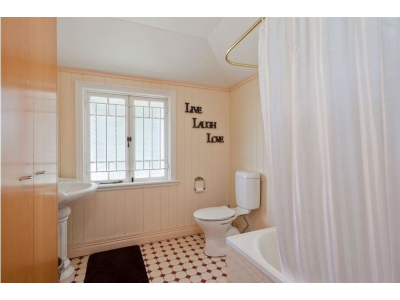 23 Hamilton Rd, Wavell Heights QLD 4012