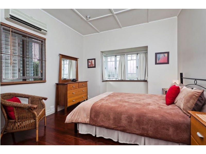 23 Hamilton Rd, Wavell Heights QLD 4012