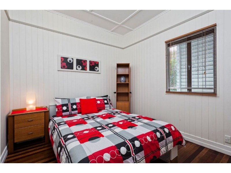 23 Hamilton Rd, Wavell Heights QLD 4012