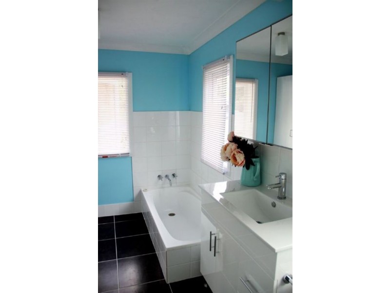 911A Waterworks Rd, The Gap QLD 4061