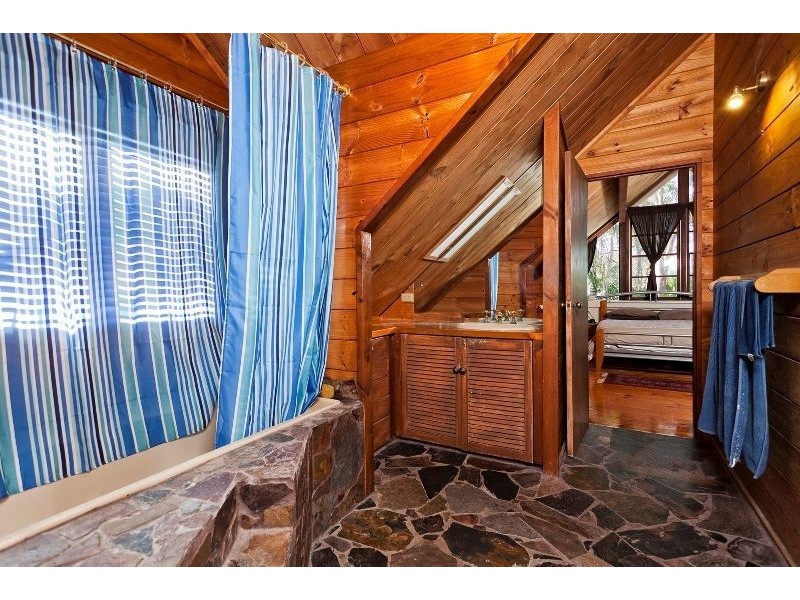 1253 Waterworks Road, The Gap QLD 4061