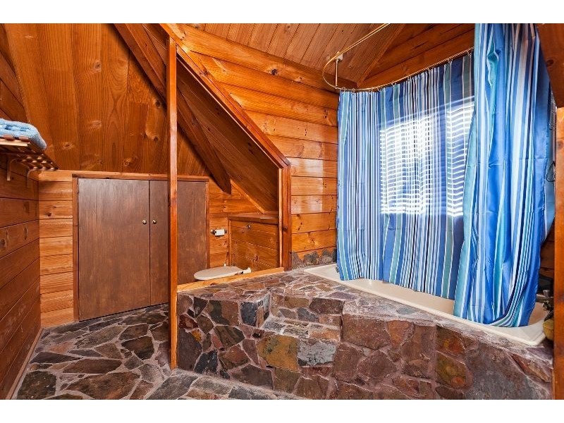 1253 Waterworks Road, The Gap QLD 4061