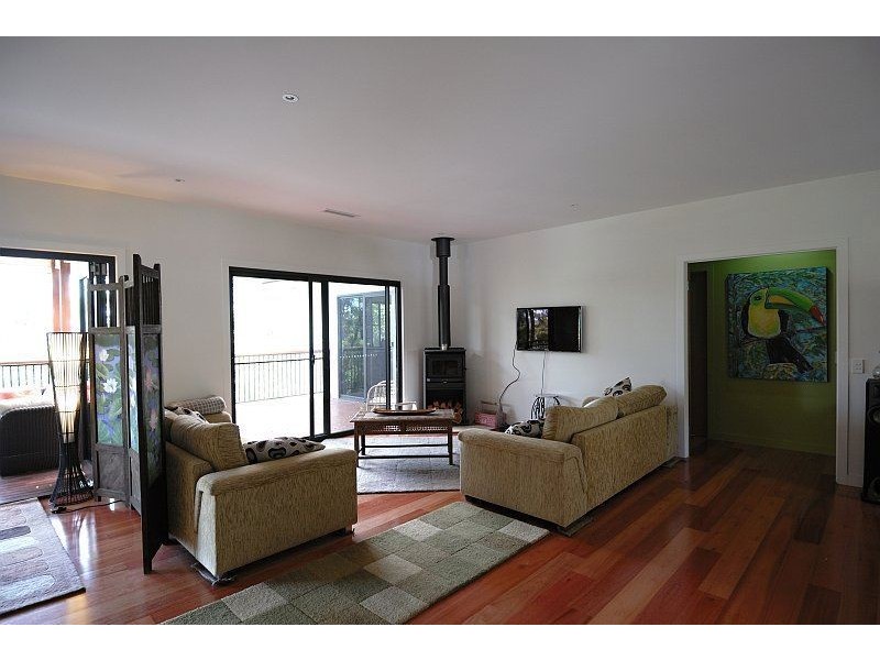 11 Wentworth Avenue, Mount Nebo QLD 4520