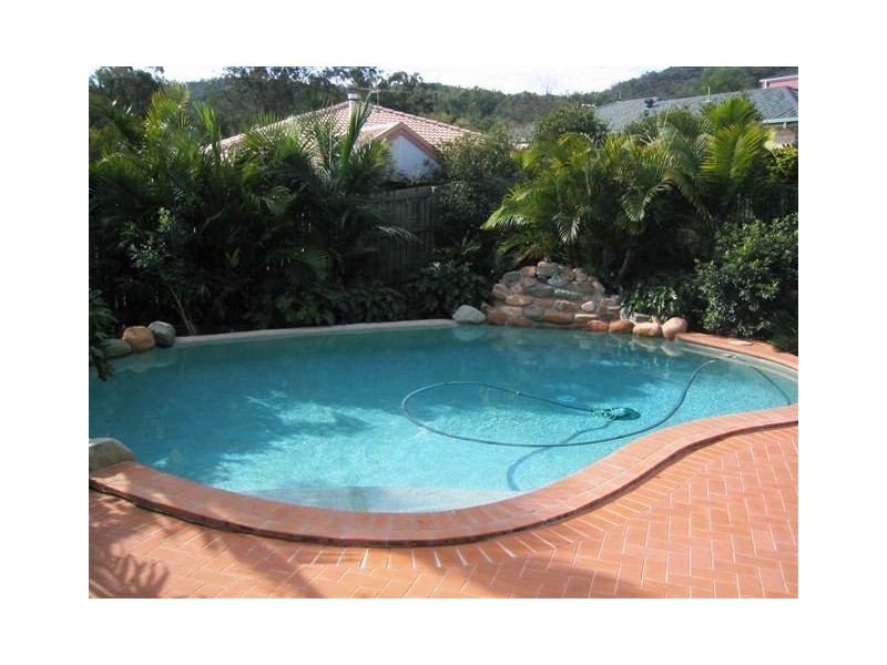 24 Fimbriata Close, Chapel Hill QLD 4069