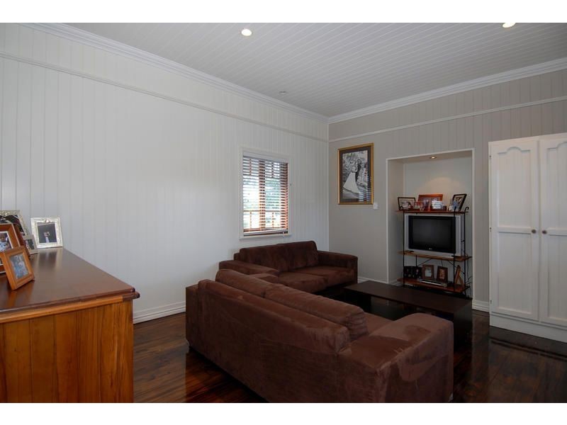 20 Dovedale Crescent, Ashgrove QLD 4060