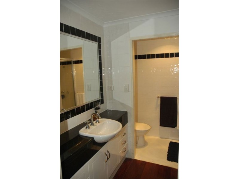 53 Kumbari Crescent, Mitchelton QLD 4053