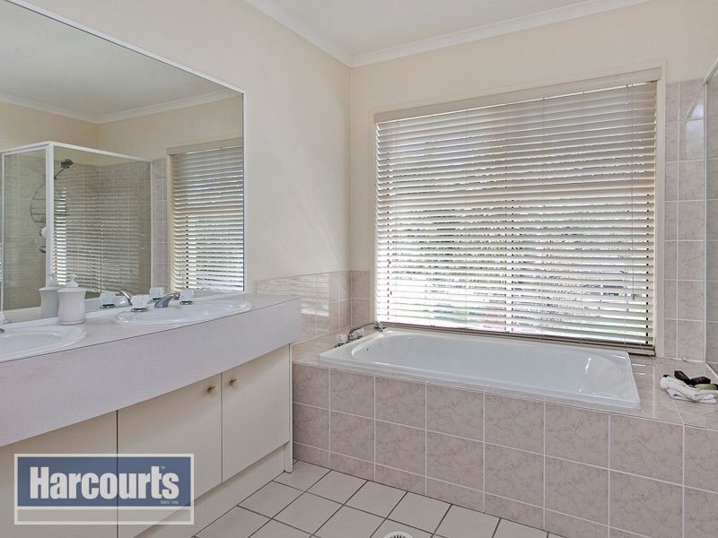 2 Glenferrie Place, The Gap QLD 4061