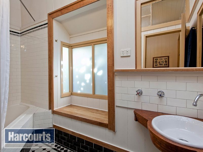 6 Cross Street, Red Hill QLD 4059