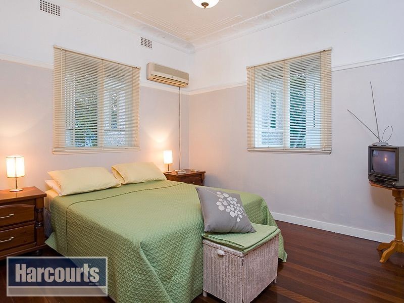 9 Dawn Street, Bardon QLD 4065