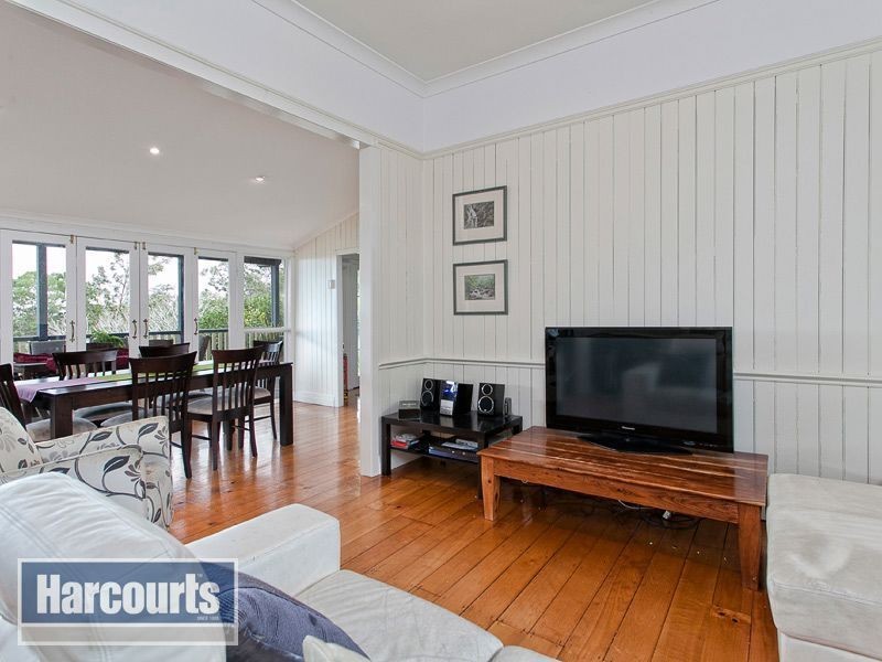 54 Simpsons Road (Cnr of Greer St), Bardon QLD 4065