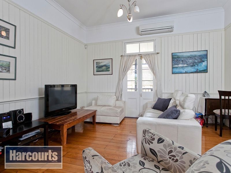 54 Simpsons Road (Cnr of Greer St), Bardon QLD 4065