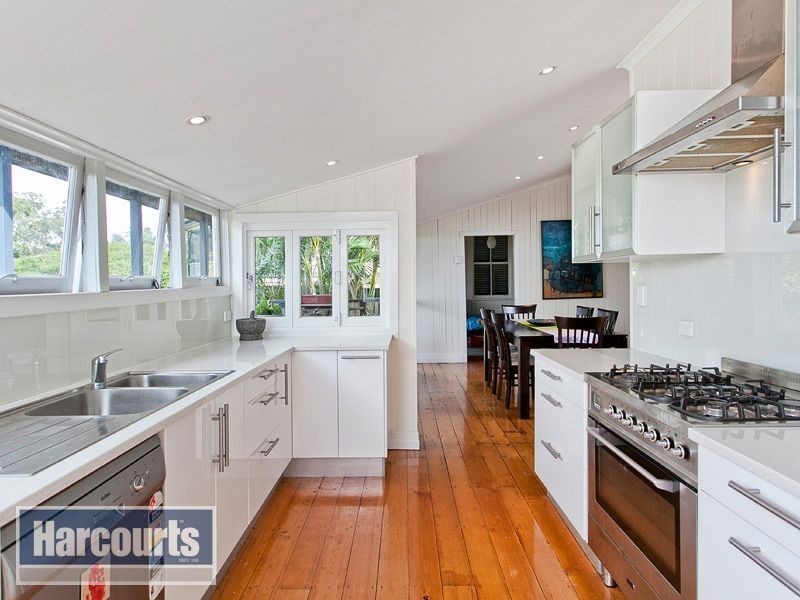 54 Simpsons Road (Cnr of Greer St), Bardon QLD 4065