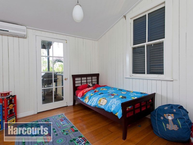 54 Simpsons Road (Cnr of Greer St), Bardon QLD 4065