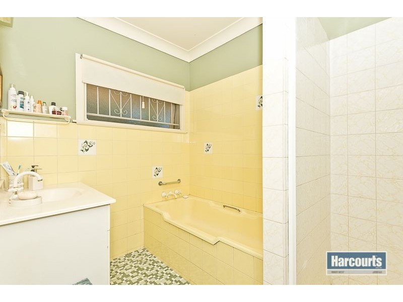 2 Bernarra Street, The Gap QLD 4061