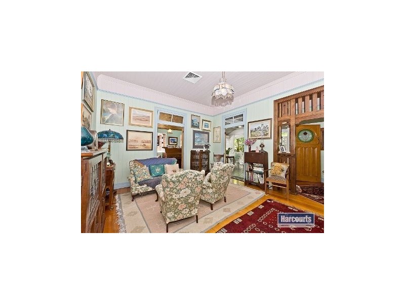 12 Moulton Street, Ashgrove QLD 4060