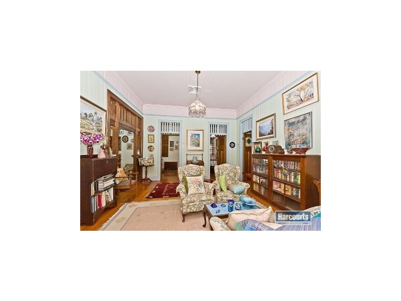 12 Moulton Street, Ashgrove QLD 4060