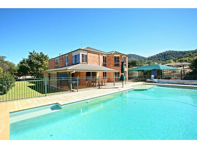 6 Smallwood Court, Samford Valley QLD 4520