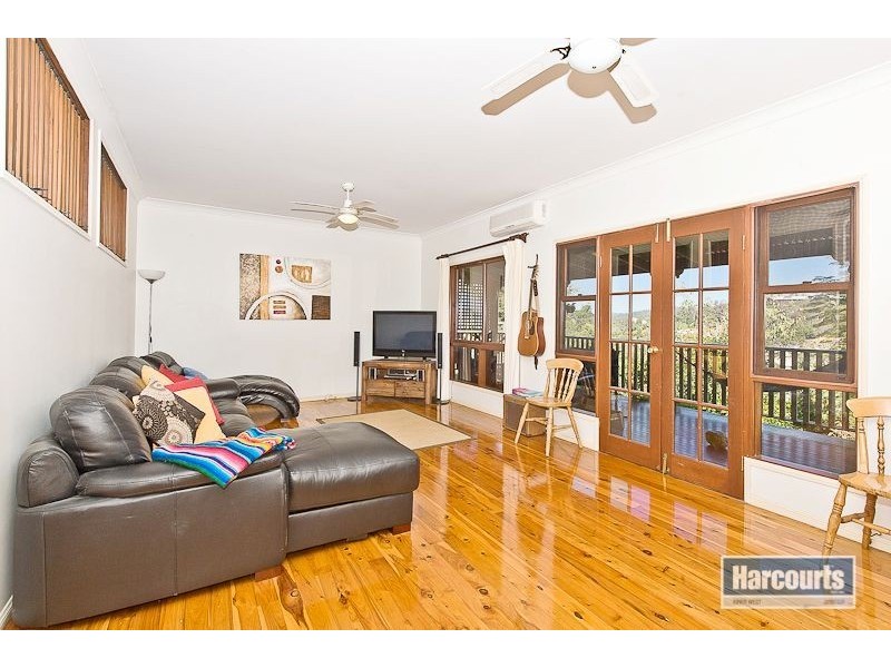 17 Wollundry Place, The Gap QLD 4061