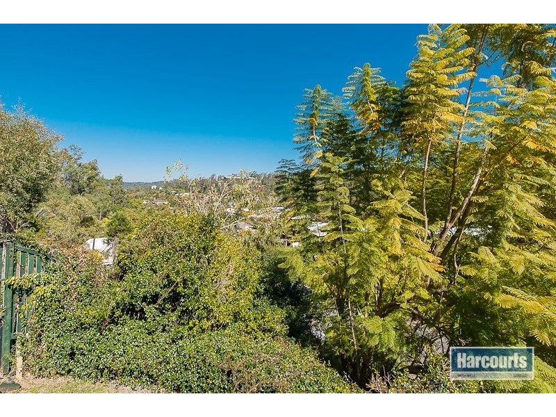 17 Wollundry Place, The Gap QLD 4061