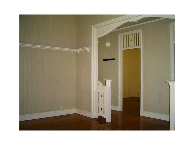 7 Cox Road, Windsor QLD 4030