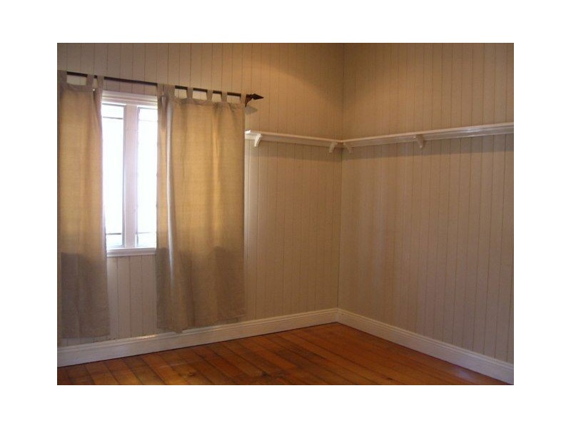 7 Cox Road, Windsor QLD 4030