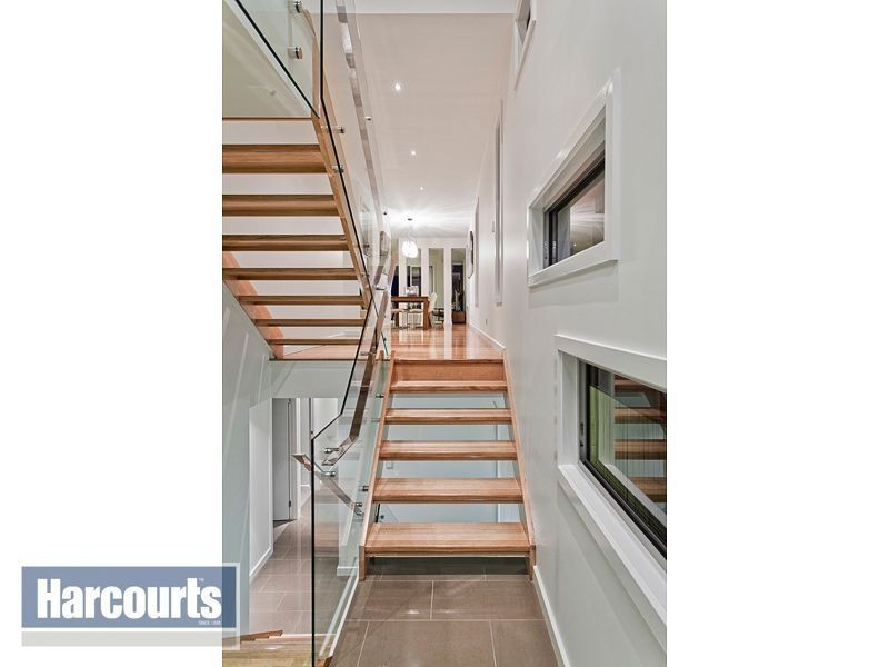 30 Harwood Street, Bardon QLD 4065