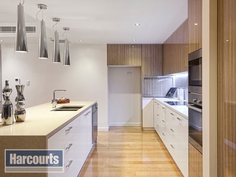 30 Harwood Street, Bardon QLD 4065