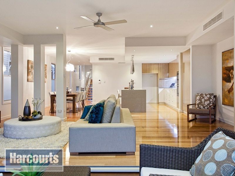 30 Harwood Street, Bardon QLD 4065