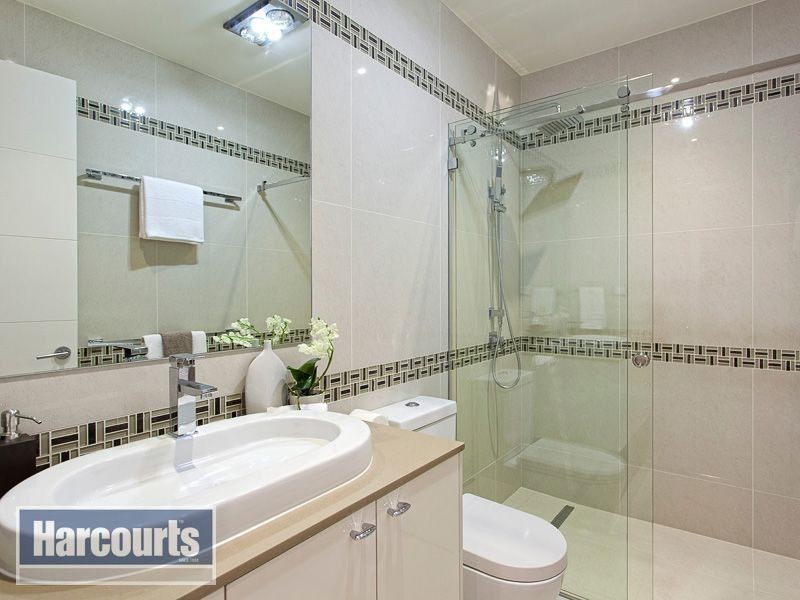 30 Harwood Street, Bardon QLD 4065