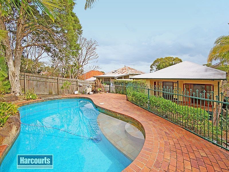 94 Leworthy Street, Bardon QLD 4065