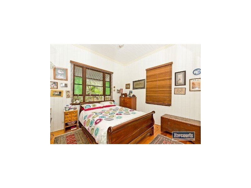 12 Moulton Street, Ashgrove QLD 4060