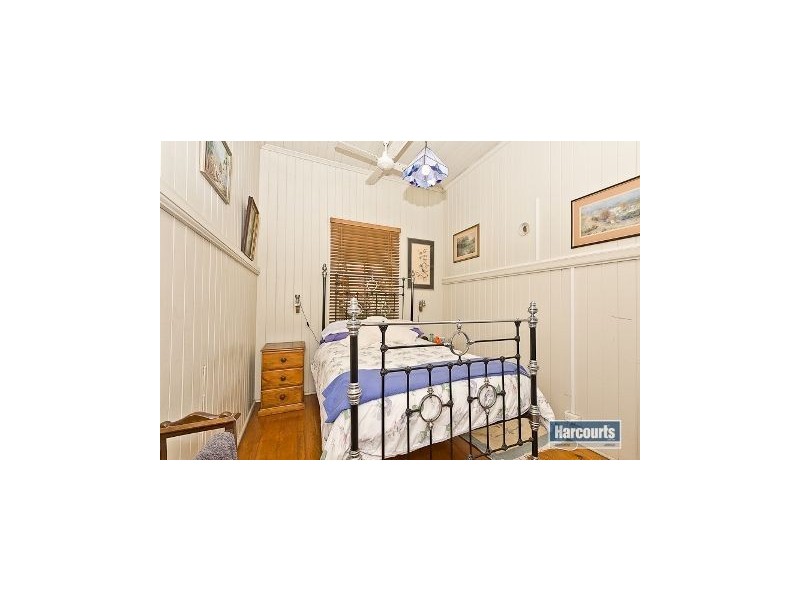12 Moulton Street, Ashgrove QLD 4060