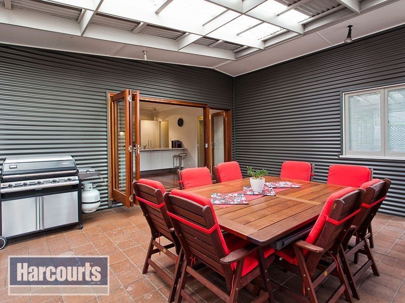 24 Lomatta Street, The Gap QLD 4061