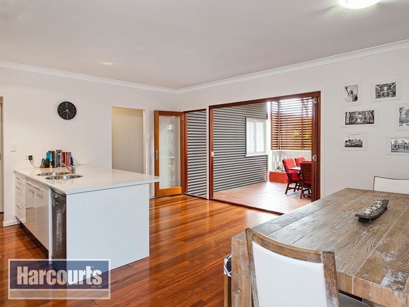 24 Lomatta Street, The Gap QLD 4061