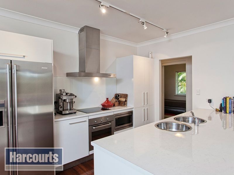 24 Lomatta Street, The Gap QLD 4061