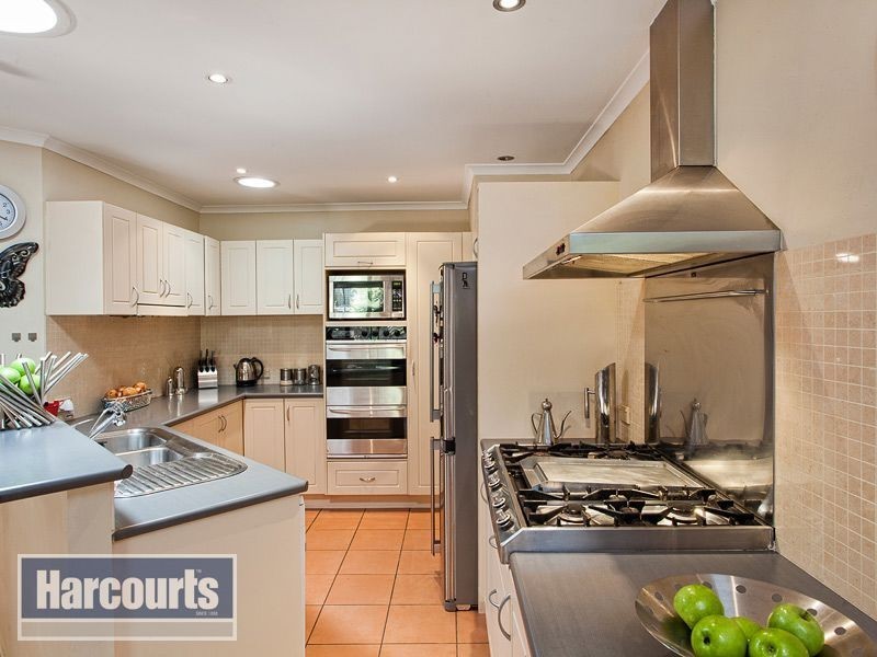 18 Benton Close, The Gap QLD 4061