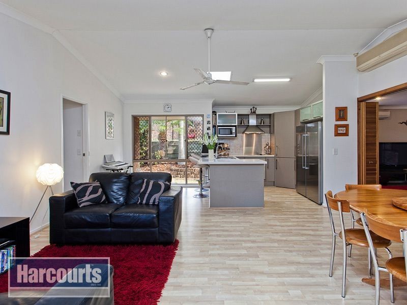 4 Hillside Place, The Gap QLD 4061