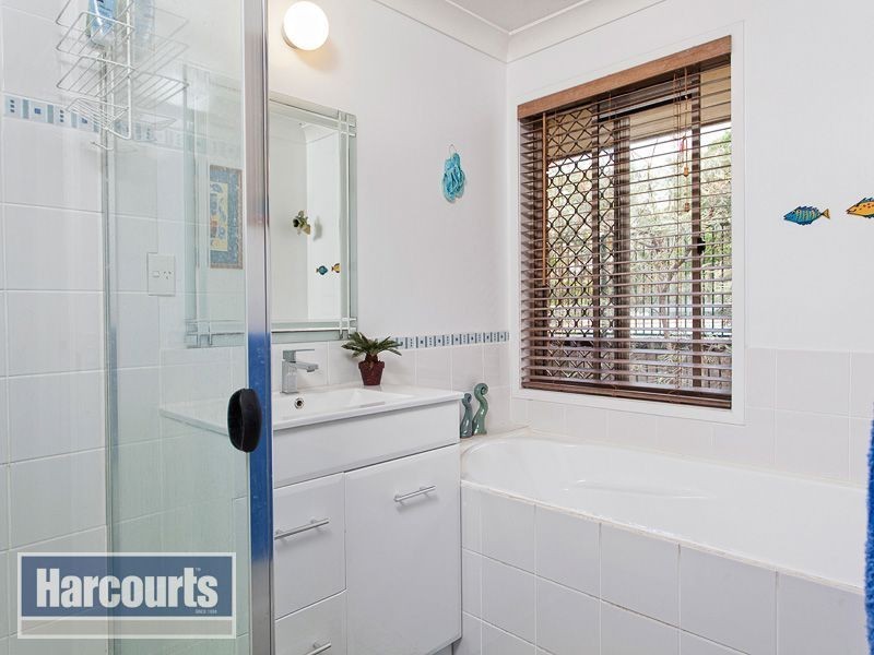 4 Hillside Place, The Gap QLD 4061