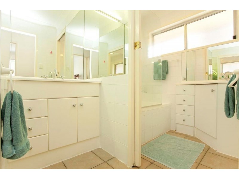 7 Petmar Street, The Gap QLD 4061