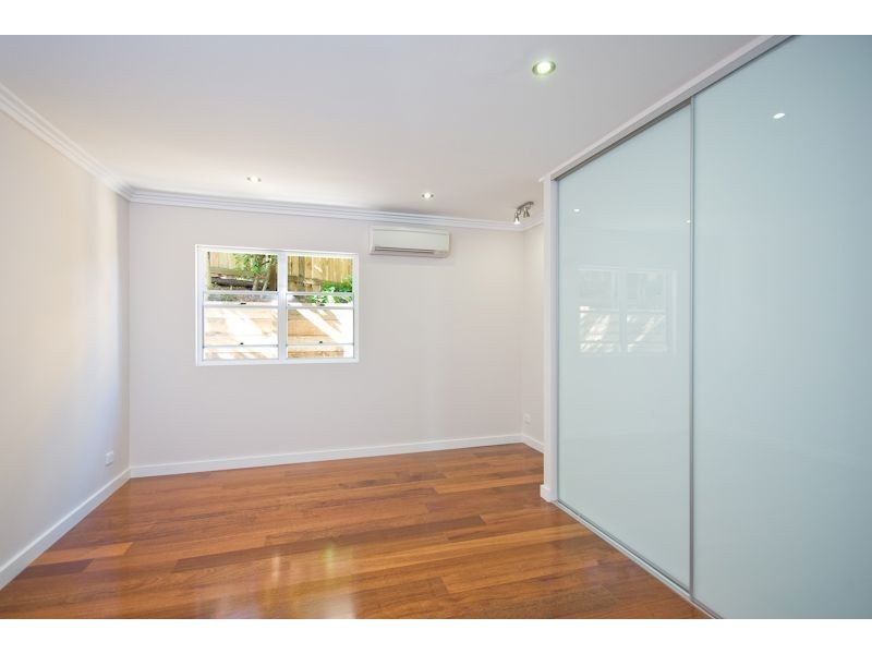 4 Kent Street, Red Hill QLD 4059