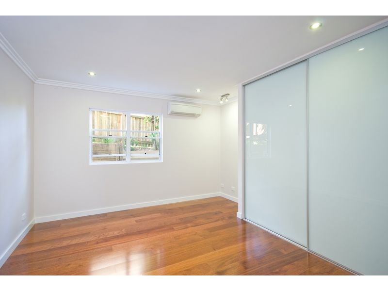 4 Kent Street, Red Hill QLD 4059
