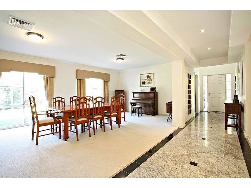 6 Smallwood Court, Samford Valley QLD 4520