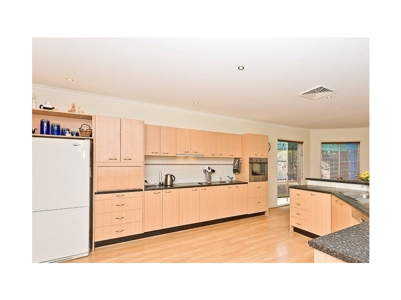 6 Smallwood Court, Samford Valley QLD 4520