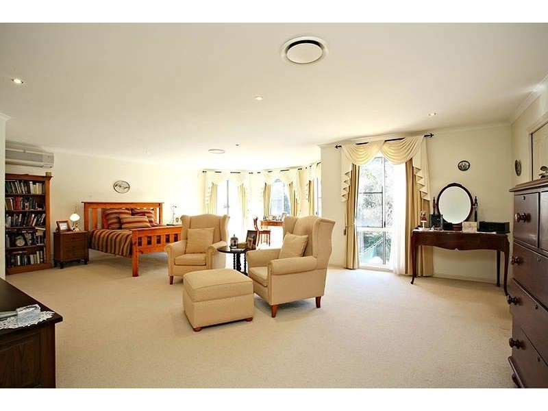 6 Smallwood Court, Samford Valley QLD 4520