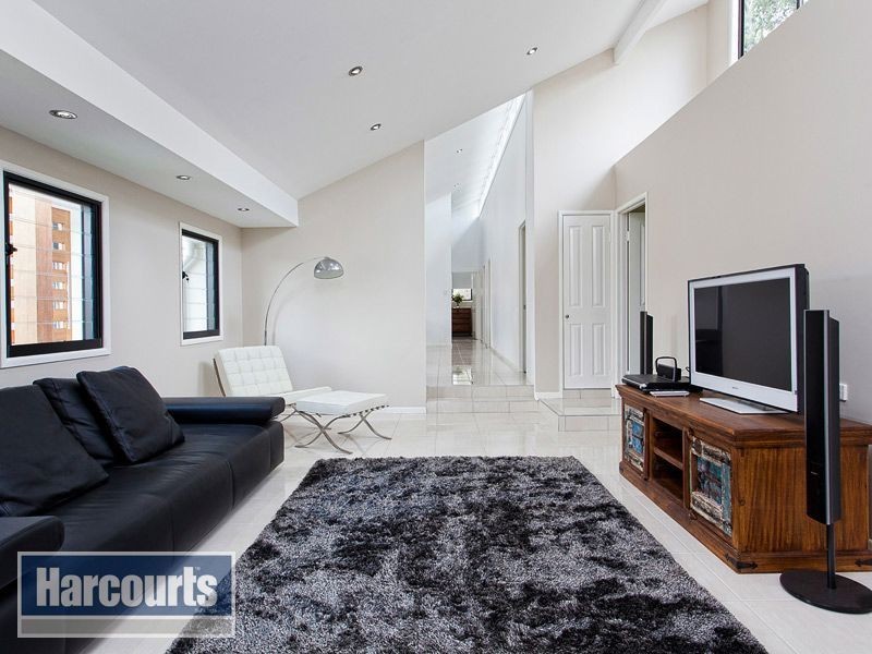 37 Debbie Street, The Gap QLD 4061