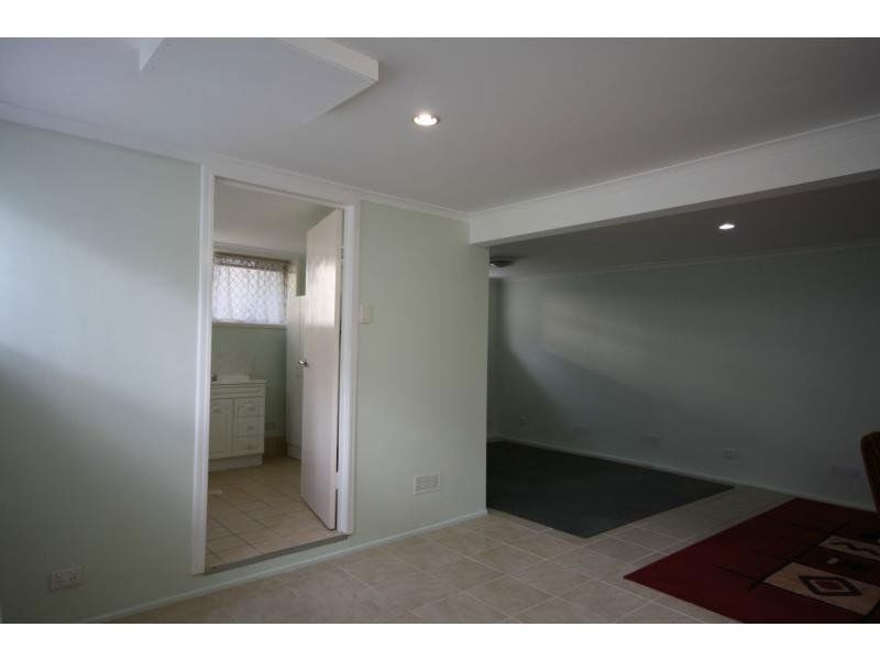 16 Burloo Crescent, Ferny Hills QLD 4055